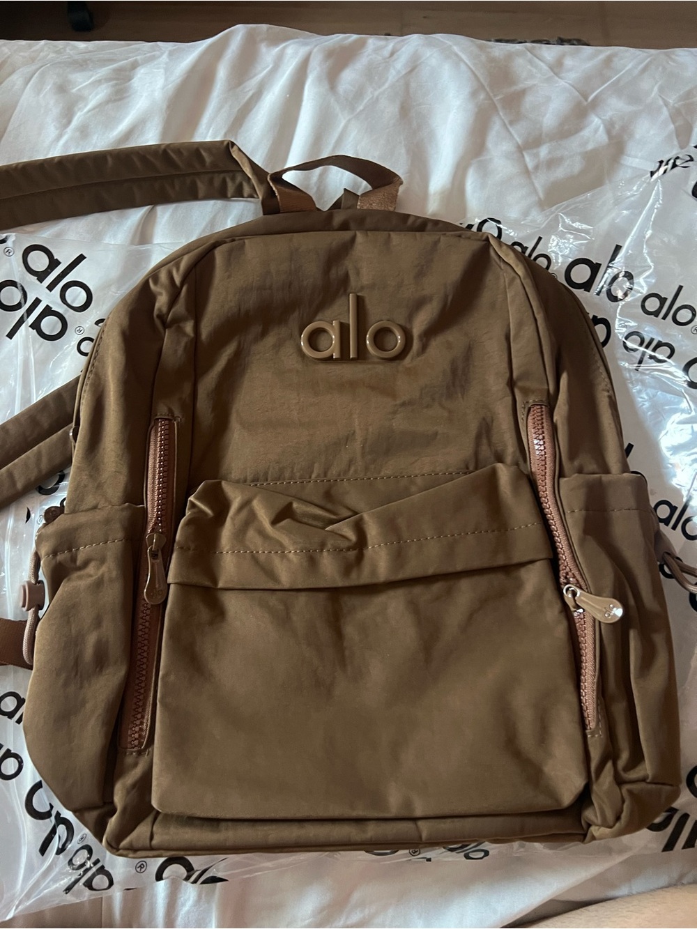 NWT Unisex Brown Backpack - Casual Everyday Bag